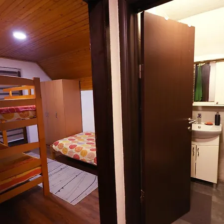 Mladenovic Kuca * Kopaonik